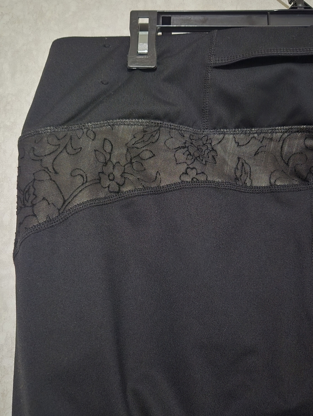 torrid Black Active Leggings with Floral Printed ...size:3 - Picture 9 of 13